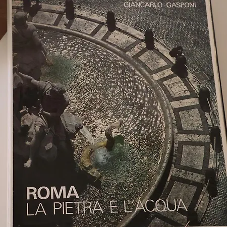 Apartment Casa Valentina In Trevi Rome